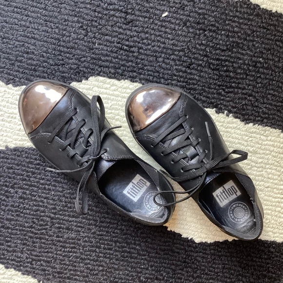 FITFLOP Sporty mirror-toe sneakers in soft black leather, Sz 6 - Picture 1 of 6